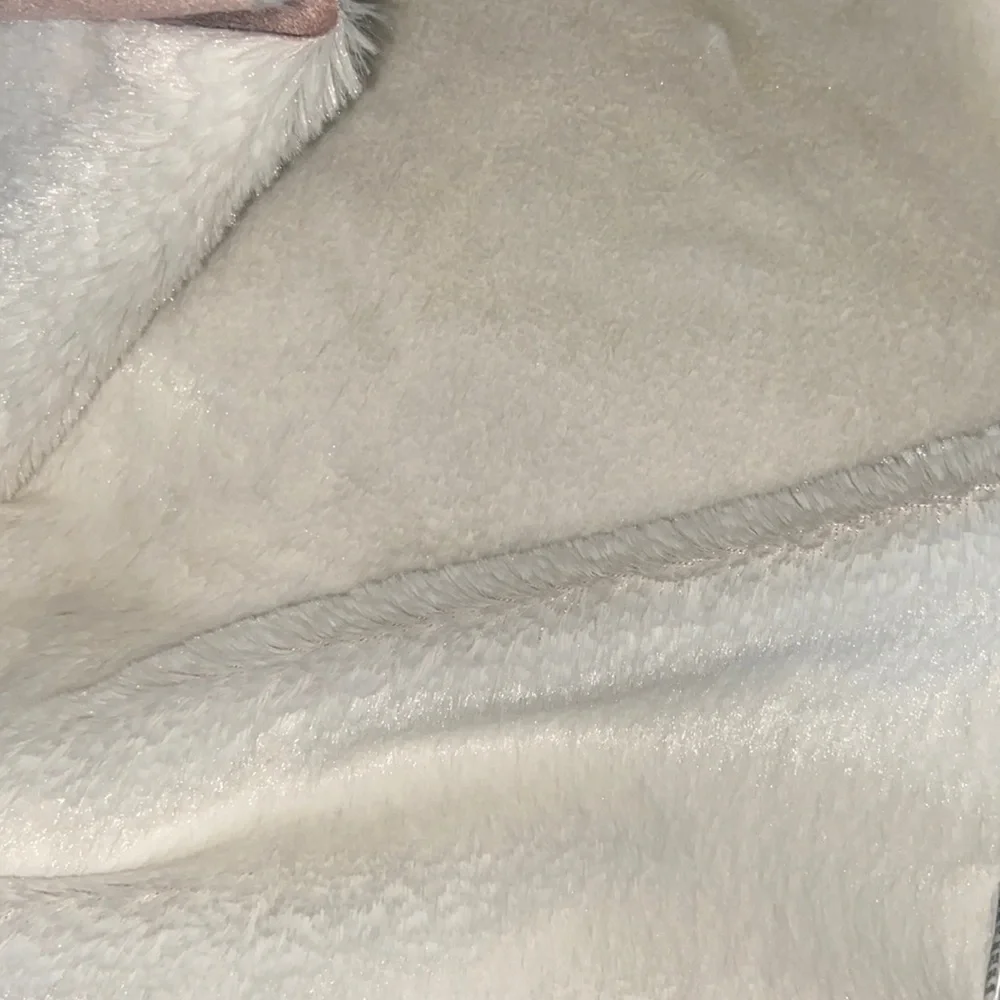 Girls soft wool vest!